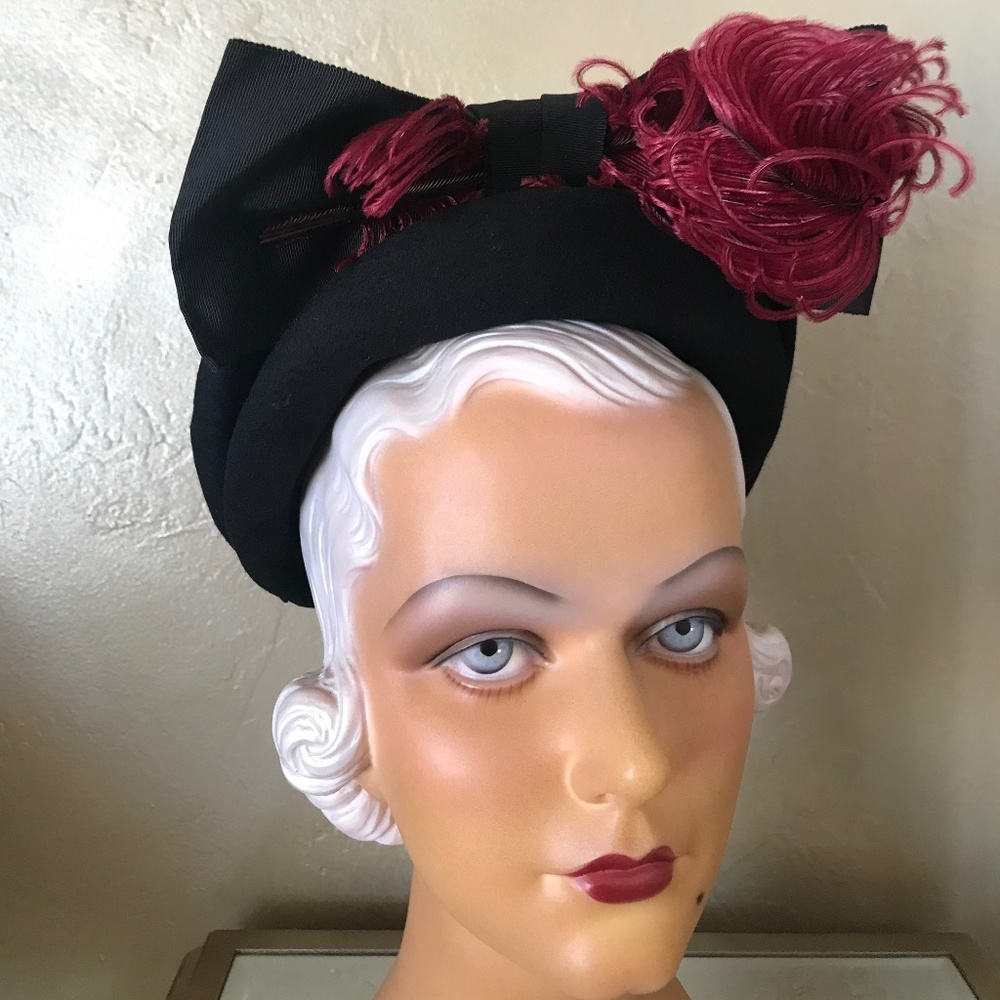 ENCHANTING 1940s' BLACK FELT BERET WITH BURGUNDY OSTRICH FEATHER + FABRIC BOW